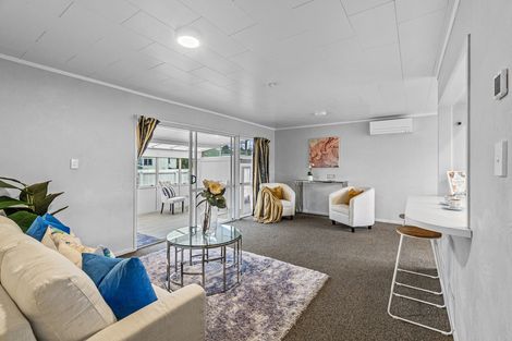 Photo of property in 1/18 Matipo Road, Te Atatu Peninsula, Auckland, 0610