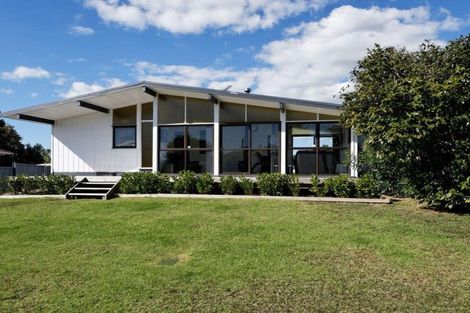 Photo of property in 15 Bodi Place, Te Atatu South, Auckland, 0610