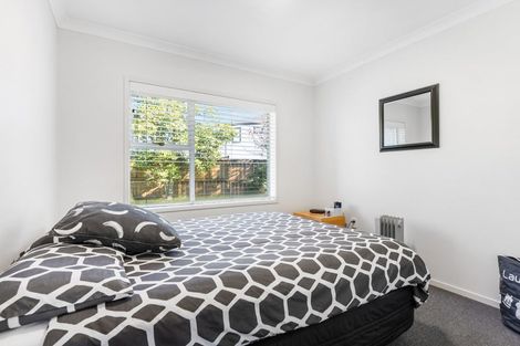 Photo of property in 16 Fielding Crescent, Farm Cove, Auckland, 2012