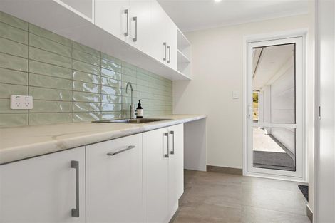 Photo of property in 409 Old North Road, Kumeu, 0892