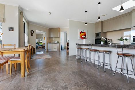 Photo of property in 2 Pengover Avenue, Leamington, Cambridge, 3432