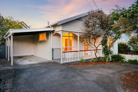 Photo of property in 1/211 Onewa Road, Birkenhead, Auckland, 0626