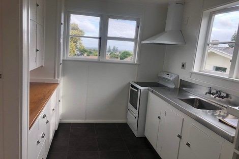 Photo of property in 8 Huxley Place, Glen Innes, Auckland, 1072