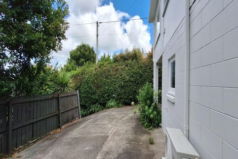 Photo of property in 1/156 Carlisle Road, Northcross, Auckland, 0632