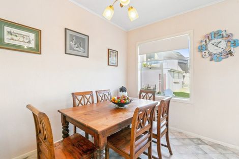 Photo of property in 93 Apu Crescent, Lyall Bay, Wellington, 6022