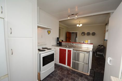 Photo of property in 172 Macandrew Road, South Dunedin, Dunedin, 9012