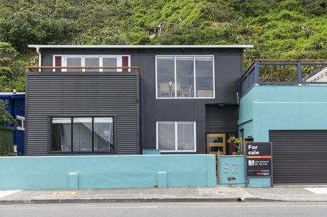 Photo of property in 32 Owhiro Bay Parade, Owhiro Bay, Wellington, 6023