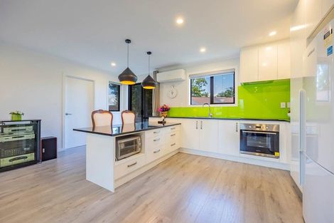 Photo of property in 52 Hobart Crescent, Wattle Downs, Auckland, 2103