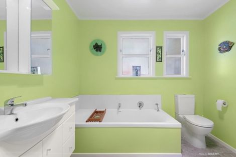 Photo of property in 22 Sheridan Terrace, Johnsonville, Wellington, 6037