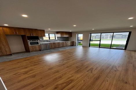 Photo of property in 14 Auranga Drive, Karaka, Papakura, 2113