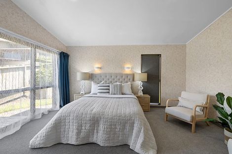 Photo of property in 8 Julian Place, Westown, New Plymouth, 4310