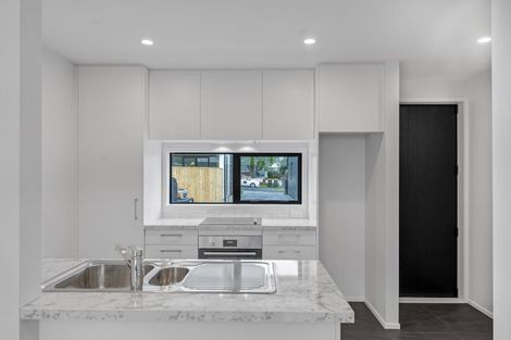 Photo of property in 66d Royal View Road, Te Atatu South, Auckland, 0610