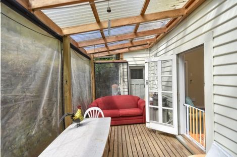 Photo of property in 1 Ocean View Road, Ravensbourne, Dunedin, 9022