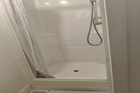 Photo of property in 1/28 Tonar Street, Northcote, Auckland, 0627