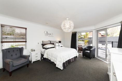 Photo of property in 6 Rodeo Drive, Kelvin Grove, Palmerston North, 4414