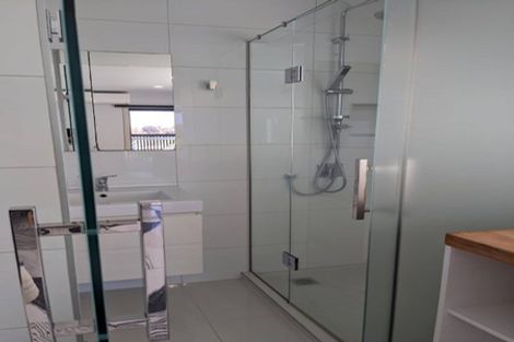 Photo of property in 19 Millstream Drive, Henderson, Auckland, 0610