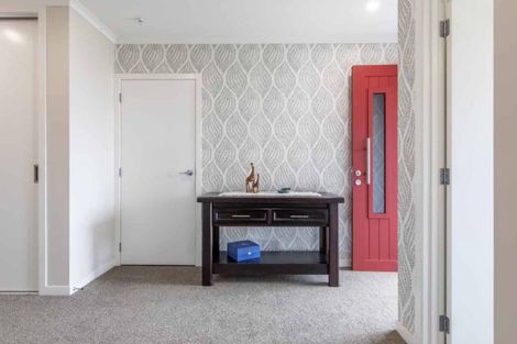 Photo of property in 33 Belgrove Drive, Waipukurau, 4200