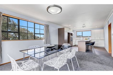 Photo of property in 17a Sonning Place, Redwood, Christchurch, 8051