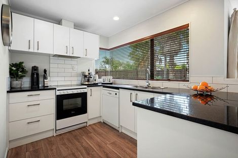 Photo of property in 7 Robina Court, Burswood, Auckland, 2013