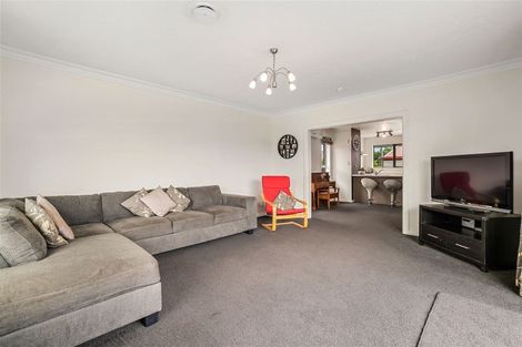 Photo of property in 6 Daniels Road, Redwood, Christchurch, 8051