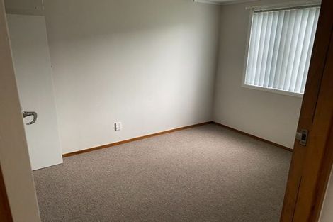 Photo of property in 2/118 Waimumu Road, Massey, Auckland, 0614