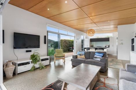 Photo of property in 100 Sylvia Road, Whangamata, 3620