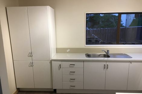 Photo of property in 28 Fernhaven Grove, Newlands, Wellington, 6037