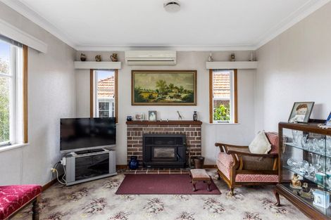 Photo of property in 13 Beaubank Road, Kelston, Auckland, 0602