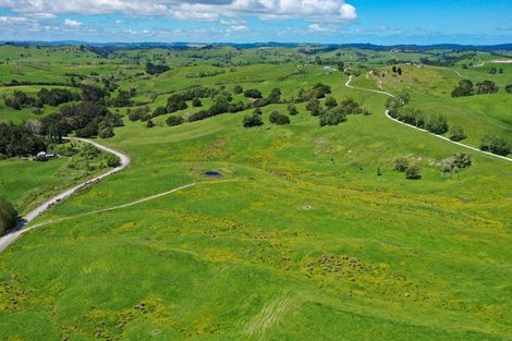 Photo of property in 156 Marohemo Road, Maungaturoto, 0583