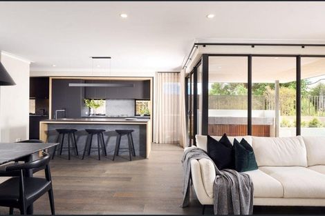 Photo of property in 73 Oak Road, Poraiti, Napier, 4112