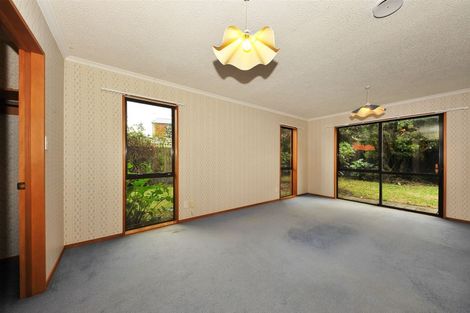 Photo of property in 52 Apsley Drive, Avonhead, Christchurch, 8042