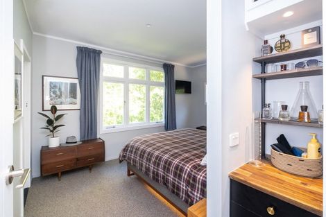 Photo of property in 2 Convent Road, Bluff Hill, Napier, 4110