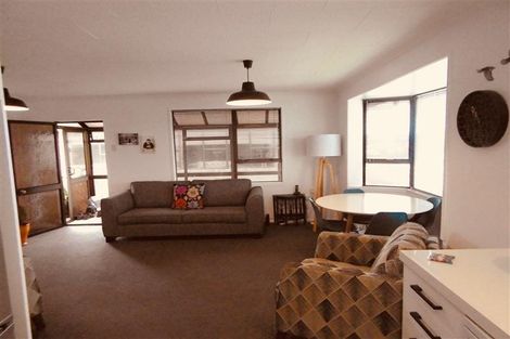 Photo of property in 1/506 Devon Street East, Strandon, New Plymouth, 4312