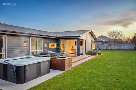 Photo of property in 10 Amy Place, Rangiora, 7400