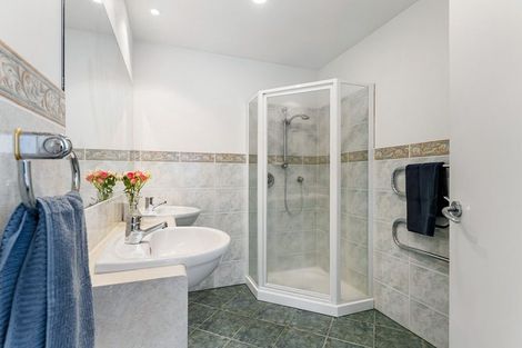 Photo of property in 1i/175 Hurstmere Road, Takapuna, Auckland, 0622