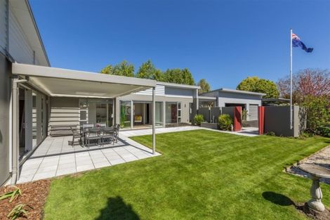 Photo of property in 302b Gardiners Road, Harewood, Christchurch, 8051