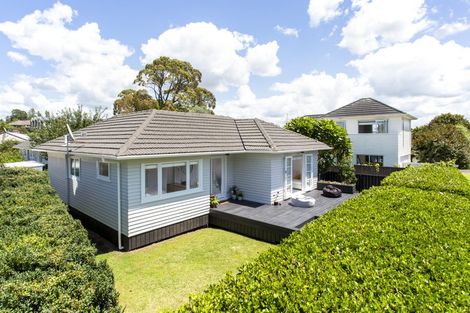 Photo of property in 58 Kervil Avenue, Te Atatu Peninsula, Auckland, 0610