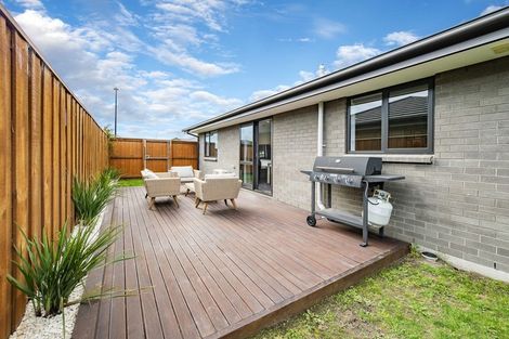 Photo of property in 8 Northmoor Boulevard, Rolleston, 7615