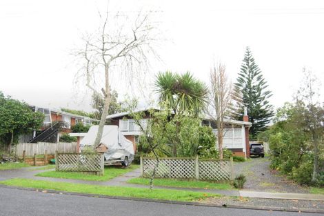Photo of property in 32 Portadown Avenue, Pakuranga Heights, Auckland, 2010
