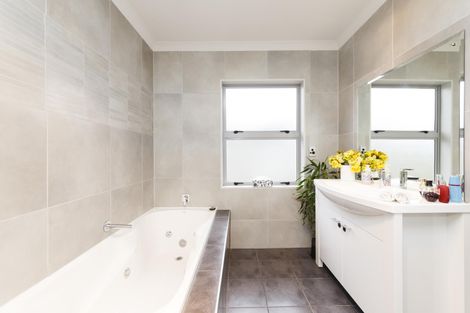 Photo of property in 6 Rodeo Drive, Kelvin Grove, Palmerston North, 4414