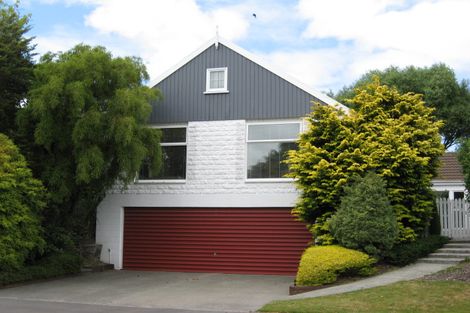 Photo of property in 27 Highfield Place, Avonhead, Christchurch, 8042