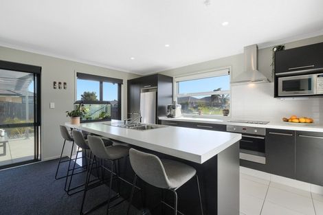 Photo of property in 16 Drabble Crescent, Papamoa Beach, Papamoa, 3118