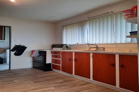 Photo of property in 1/82 Royal Park Drive, Parklands, Christchurch, 8083