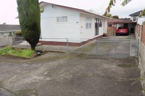 Photo of property in 39 Kirrie Avenue, Te Atatu South, Auckland, 0610