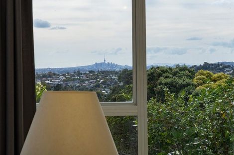 Photo of property in 10 Stallard Place, Glen Eden, Auckland, 0602