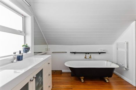 Photo of property in 205 Collingwood Street, Nelson, 7010