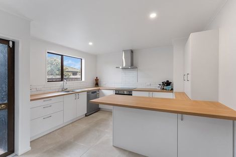 Photo of property in 20 Cherrywood Place, Redwood, Christchurch, 8051