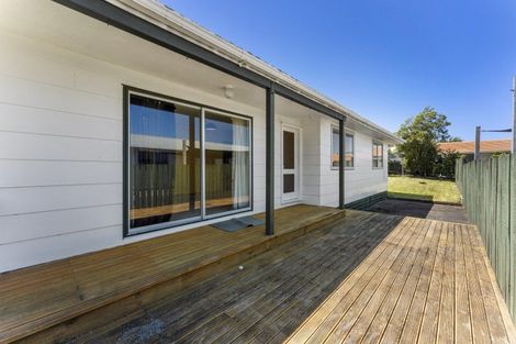 Photo of property in 24 Hartford Crescent, Totara Park, Upper Hutt, 5018