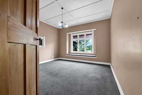 Photo of property in 10 Cameron Street, Hawera, 4610