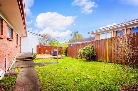 Photo of property in 2/31 Matuhi Rise, Henderson, Auckland, 0612